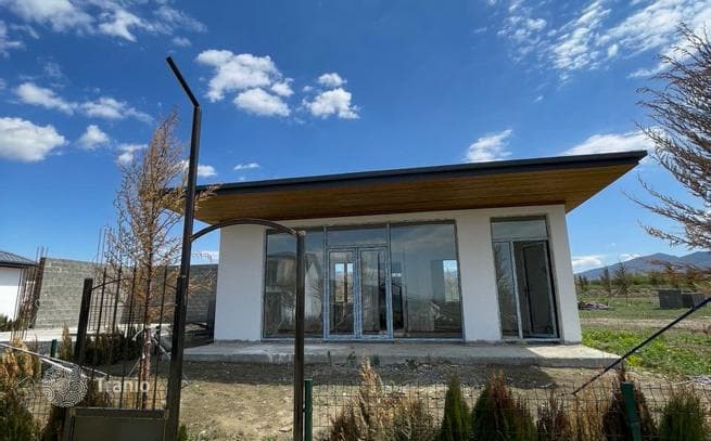 2-Bedroom House with Open-Plan Kitchen and Living Room in Saguramo, Tbilisi
