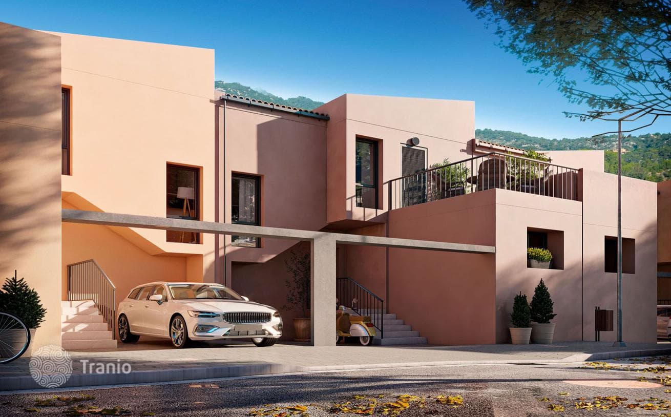 2-Bedroom Townhouse with Private Pool in Esporles, Mallorca