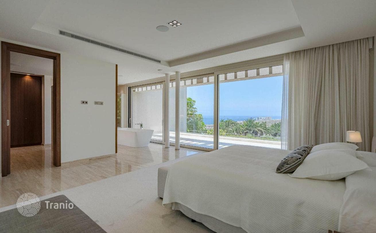 Luxury Villa with Pool and Gym in Adeje, Tenerife, photo 5