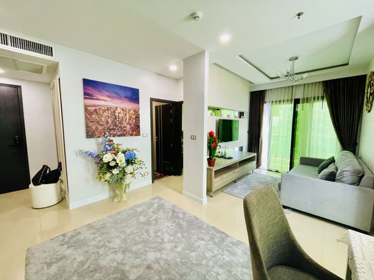 1-Bedroom Condo with City View in Pattaya, photo 2