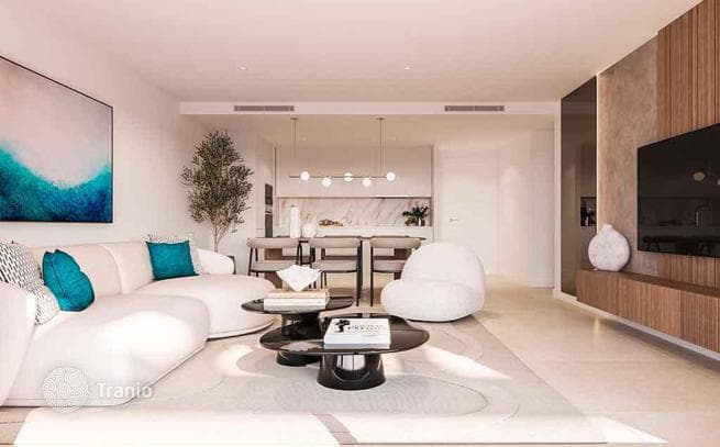 Apartments with Private Garden and Sea View in Estepona