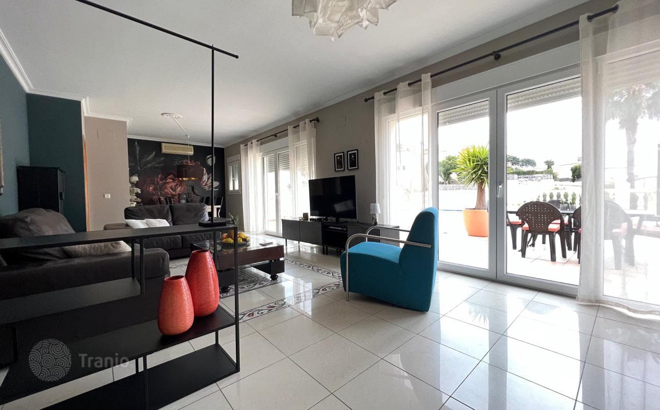 4-Bedroom Villa with Private Pool in Calpe, photo 3