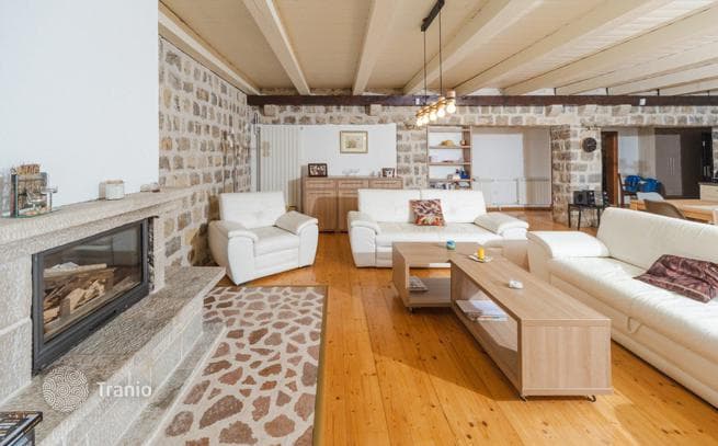 6-Bedroom Villa with Private Pool and Sea Views in Budva, photo 5