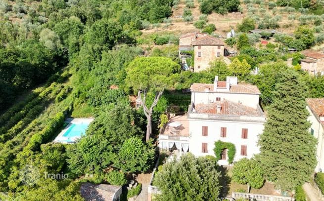 4-Bedroom Villa in Arezzo, Italy, photo 5