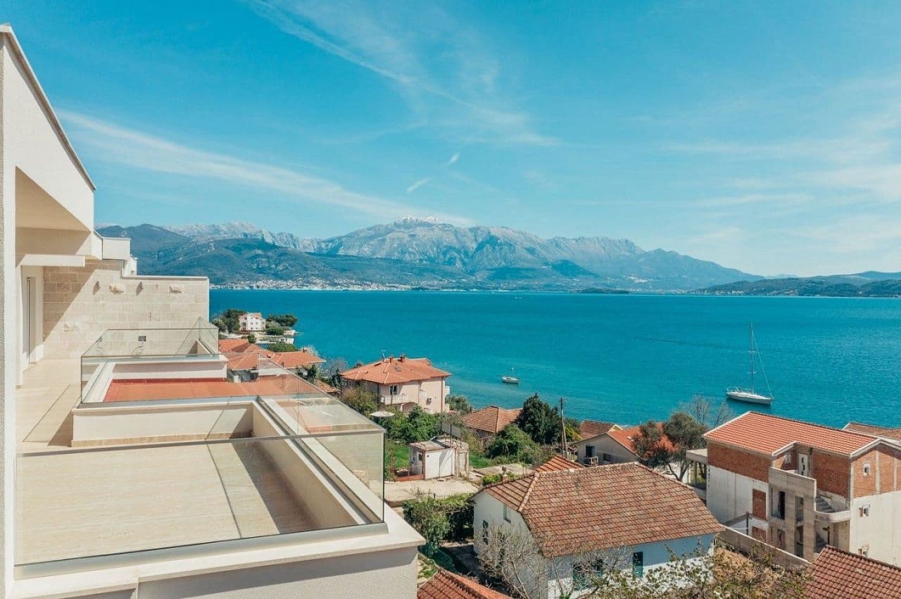 1-Bedroom Apartment in Baosici, Montenegro, photo 3