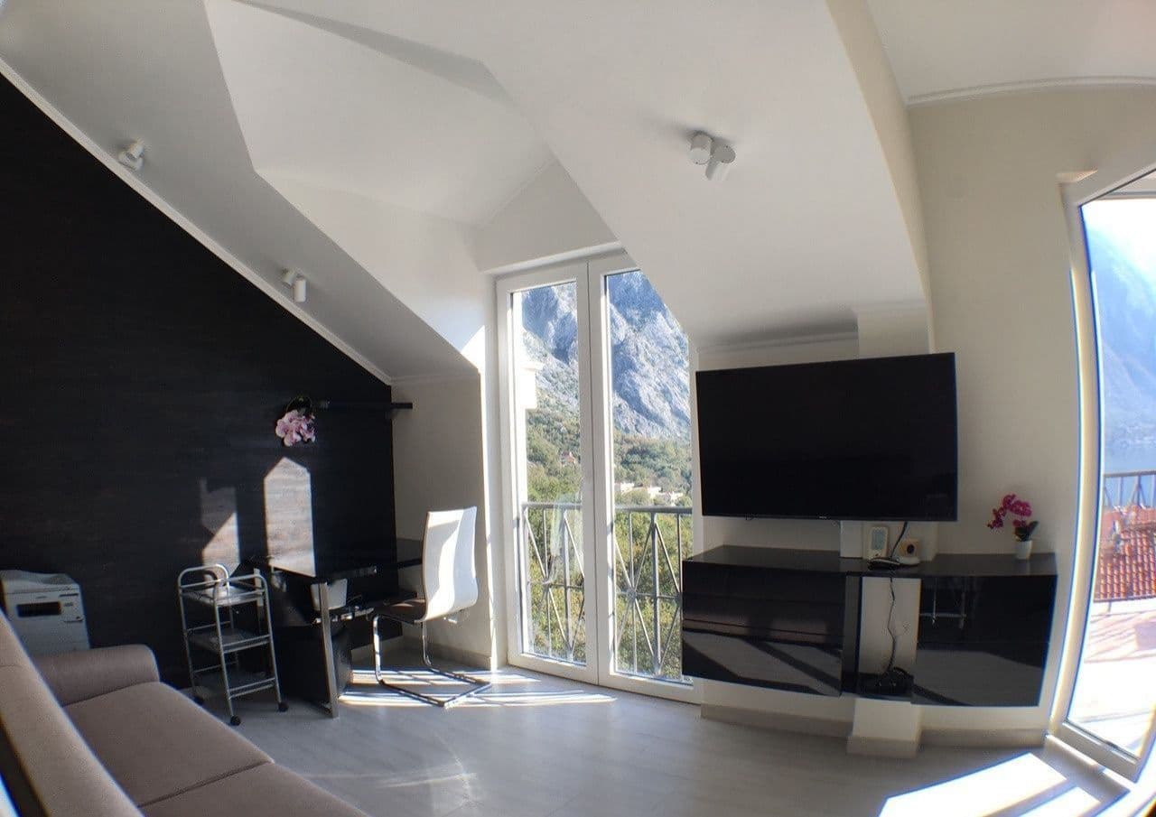 2-Bedroom Apartment in Orahovac, Montenegro, photo 3