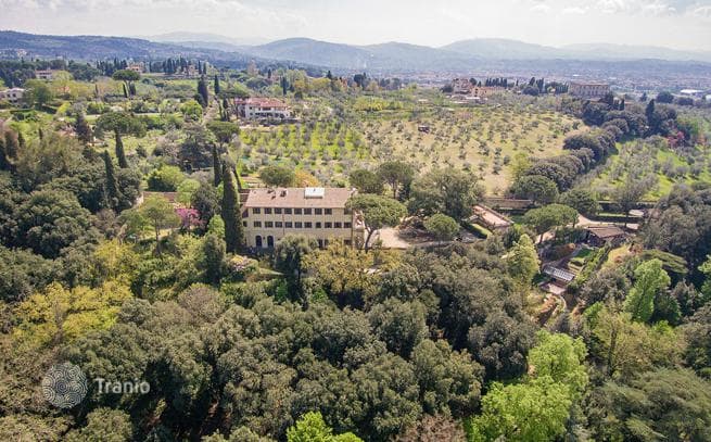 Luxury 2-Bedroom Apartment in Florence