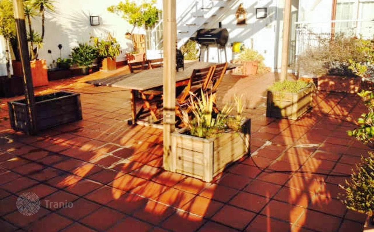 2-Bedroom Penthouse with Panoramic Terraces in Premiá de Mar, Barcelona