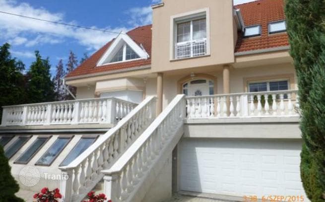 5-Bedroom Townhouse with Private Pool in Budapest, photo 2