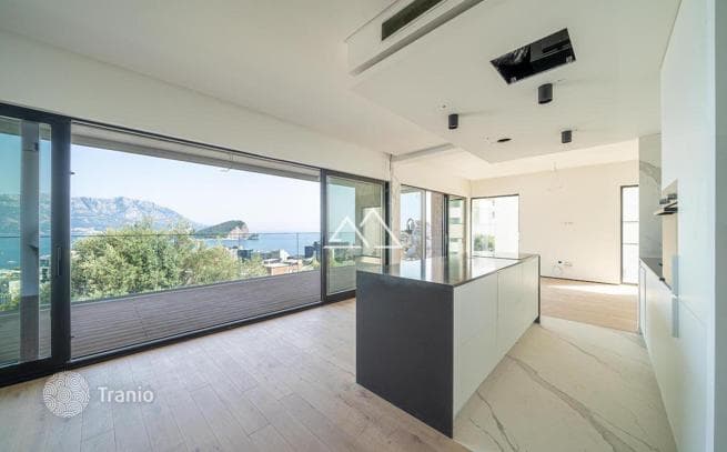 3-Bedroom Penthouse with Roof Terrace in Budva, photo 2