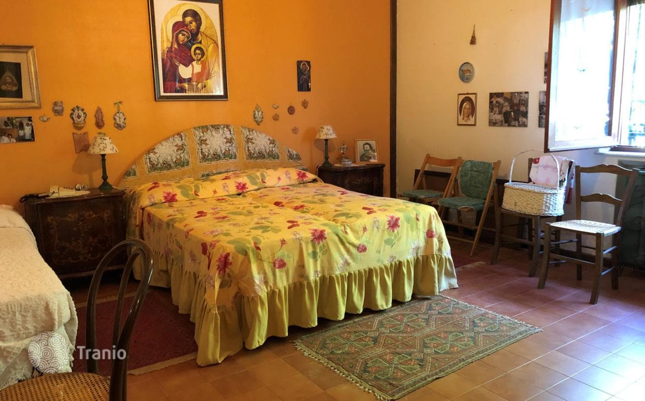 4-Bedroom Villa with Garden, Pool and Garage in Trecastagni, Sicily, photo 5
