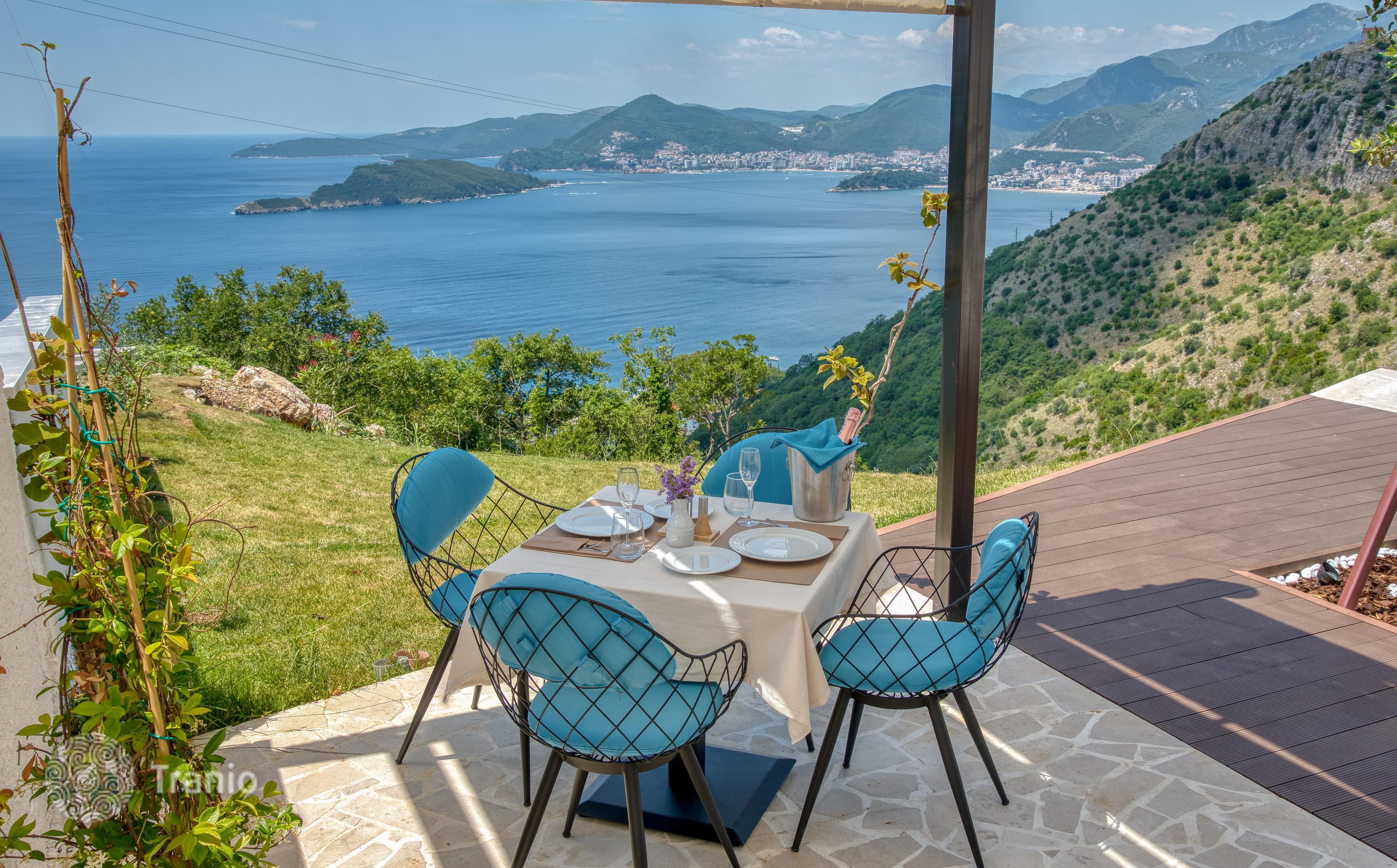 4-Bedroom Villa with Private Pool and Sea View in Budva, photo 2