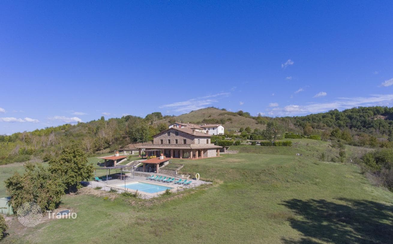 Estate with Extensive Land, Pool and Spa in Reggello, Tuscany, photo 4