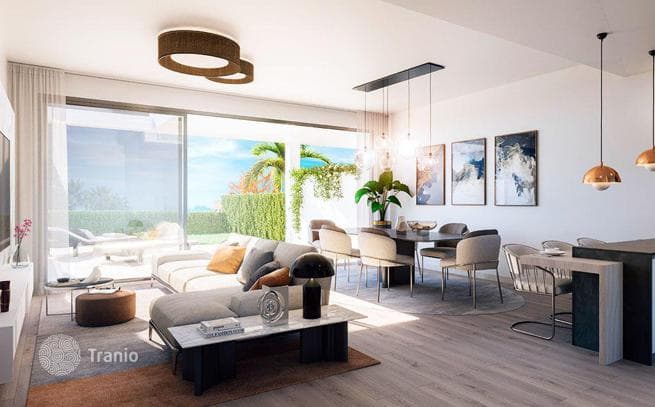 2-Bedroom Townhouse with Sea View and Garden in Manilva