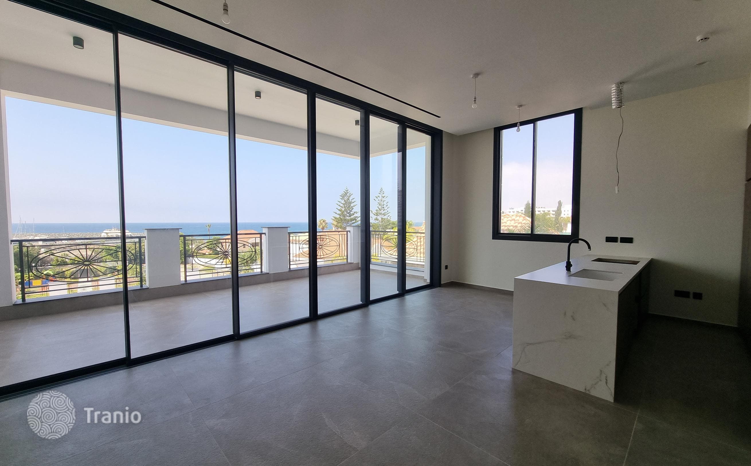 Beachfront Apartment with Shared Pool in Limassol, Cyprus, photo 3