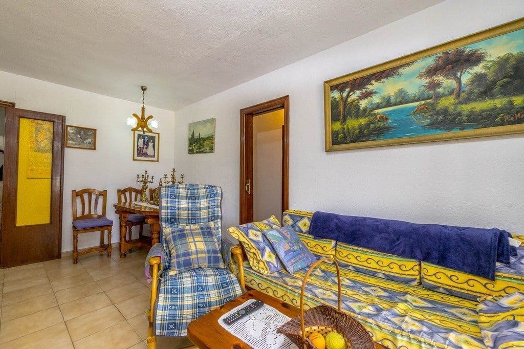 2-Bedroom Apartment in Punta Prima, Spain, photo 5
