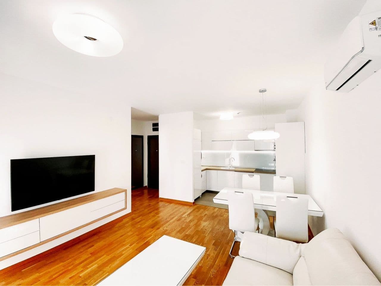 2-Bedroom Apartment in Podgorica, photo 4