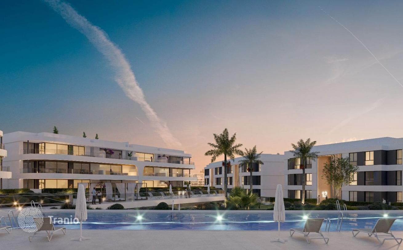 3-Bedroom Apartment in Estepona East, Estepona, photo 2