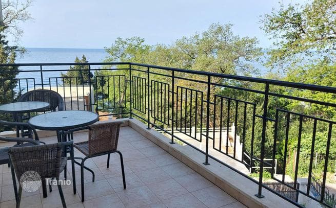 4-Bedroom Villa with Sea View in Perast Do, Budva