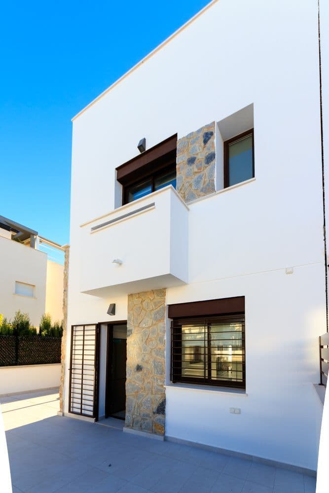3-Bedroom Townhouse in Pilar de la Horadada, photo 3