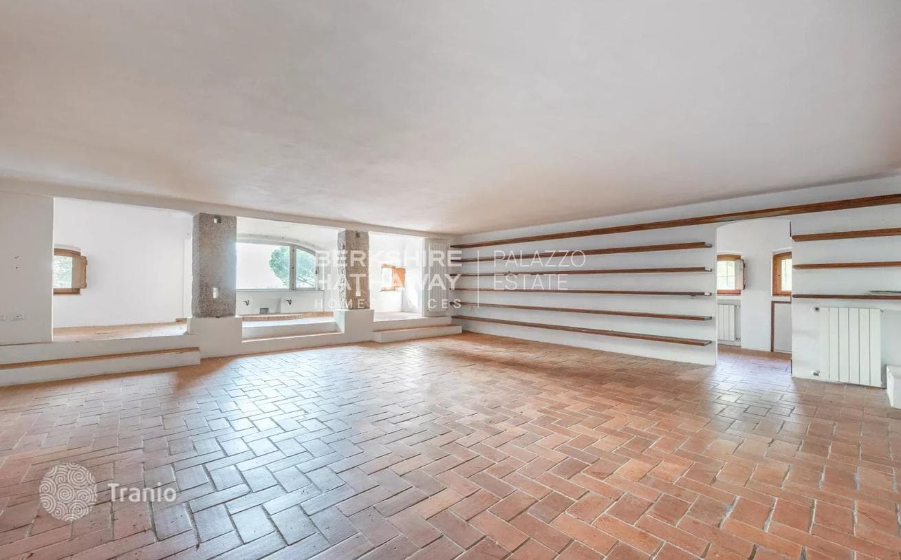 6-Bedroom House in Lucca, Italy, photo 3