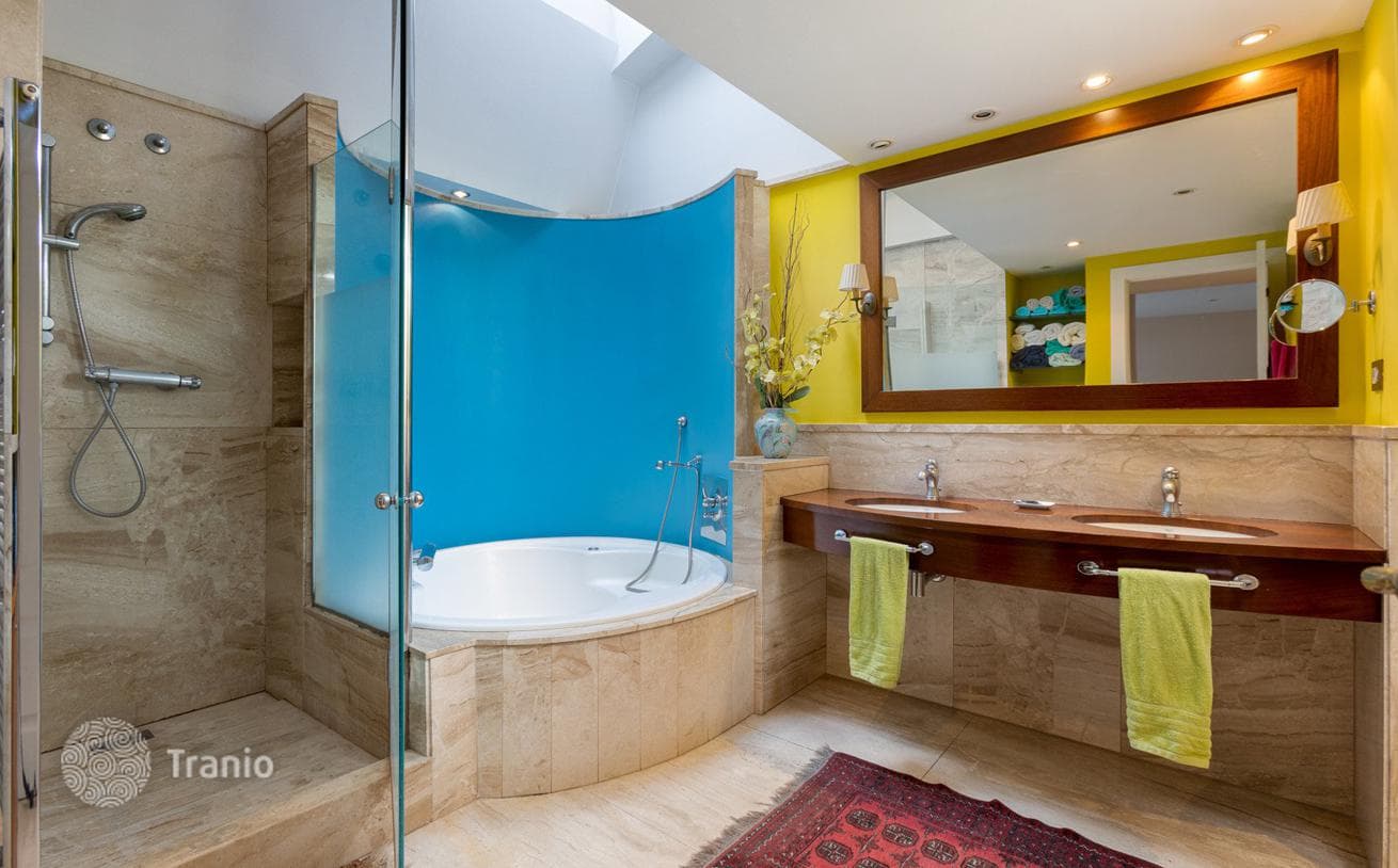 4-Bedroom Townhouse with Garden in Badalona, Barcelona, photo 2