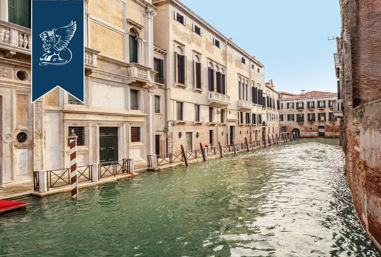 3-Bedroom Apartment in Venice, Italy, photo 3