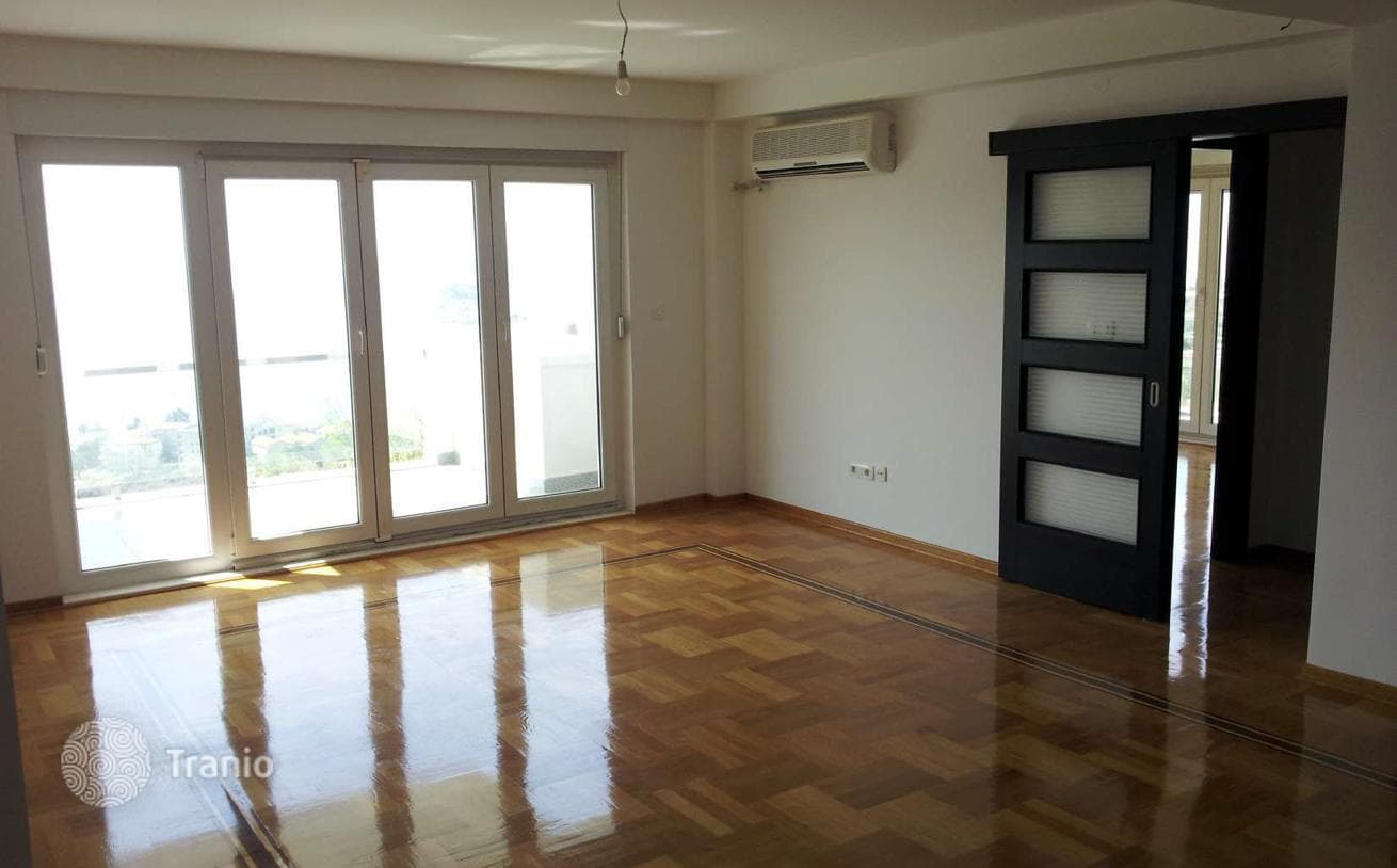 2-Bedroom Apartment with Sea View in Petrovac, Budva, photo 4
