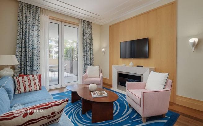 3-Bedroom Apartment with Terrace Views in Tivat, photo 3