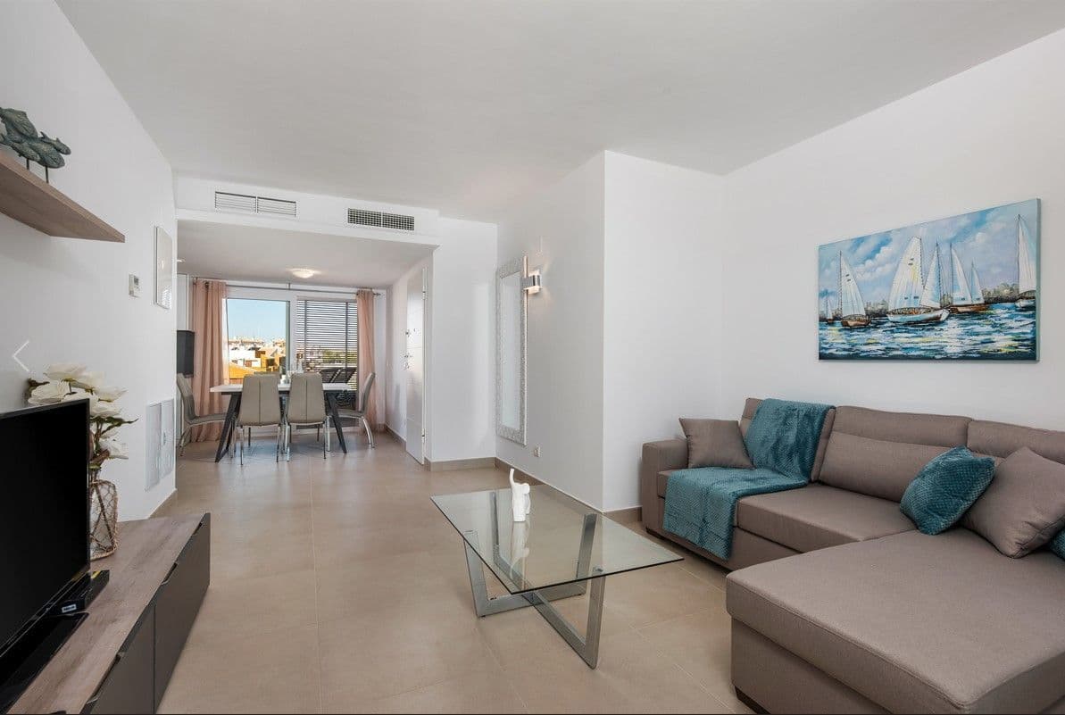 3-Bedroom Apartment in Punta Prima, photo 3
