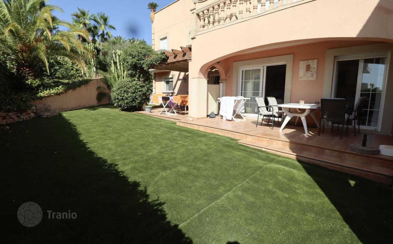 4-Bedroom Apartment with Garden in Peguera, photo 3