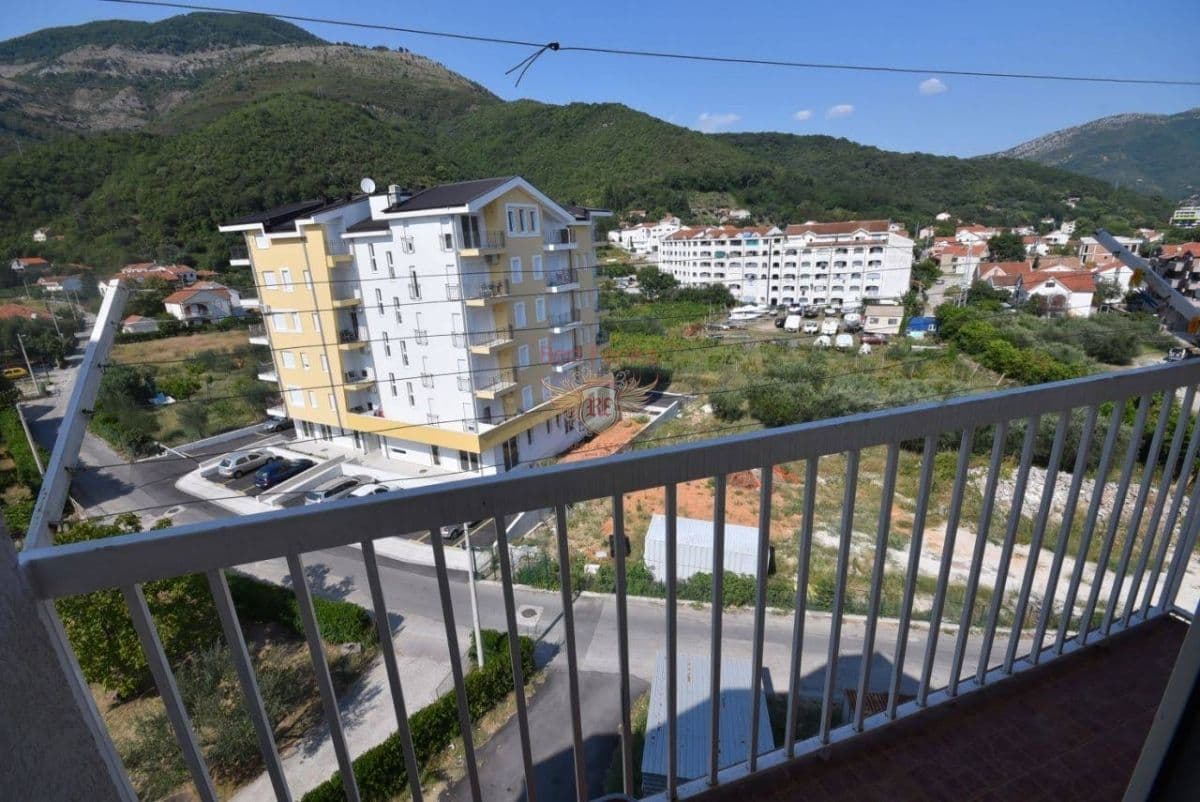 Квартира в Херцег-Нови, Черногория, 90 м², фото 3