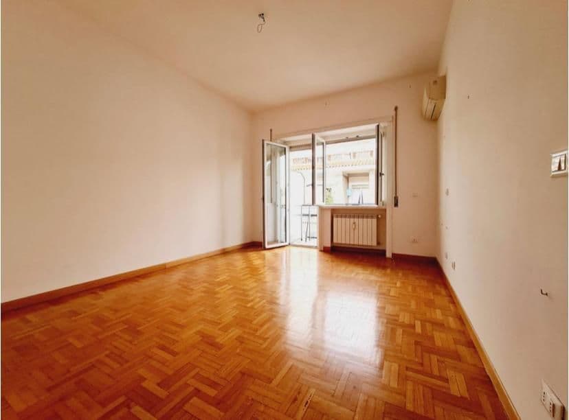 3-Bedroom Apartment in Rome, photo 5