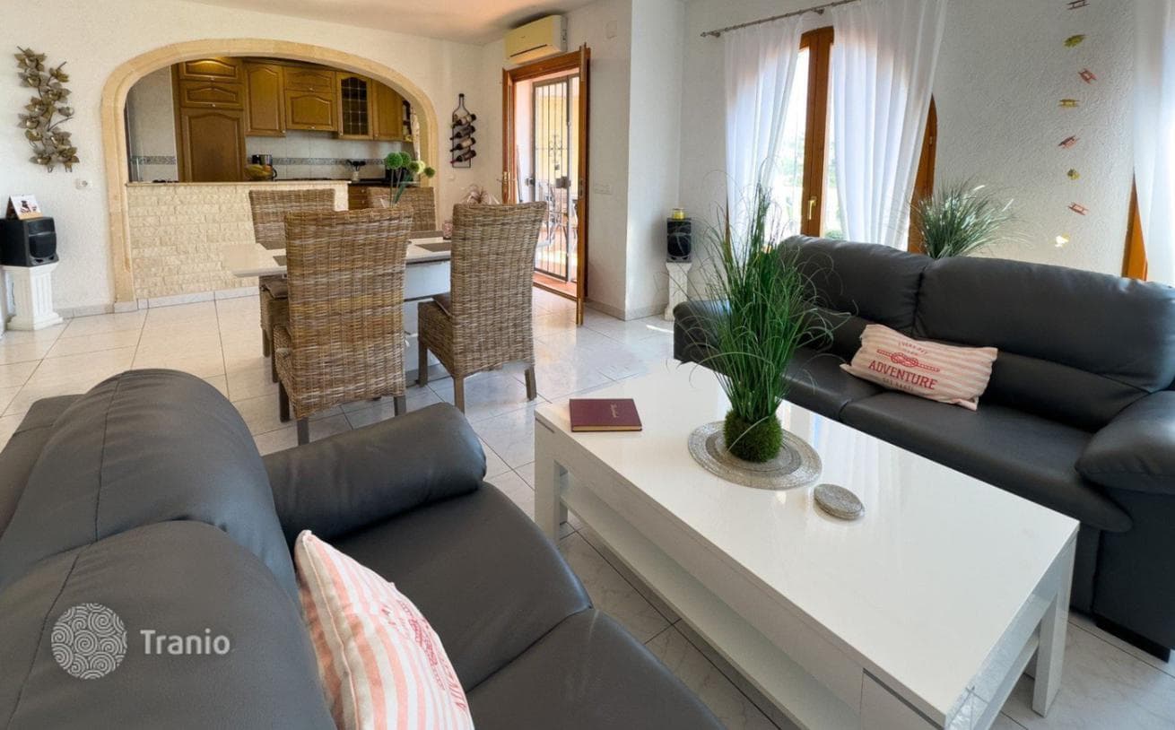 3-Bedroom Villa with Sea View in Calpe, photo 3