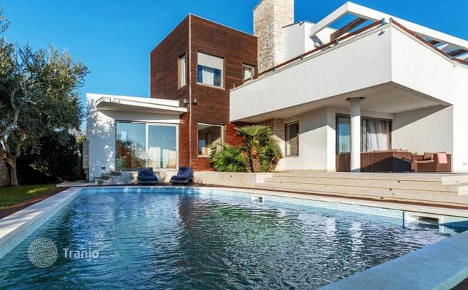 Furnished Villa with Private Pool and Sea View in Pula, Croatia