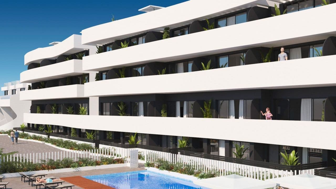 2-Bedroom Apartment in Guardamar del Segura, photo 2
