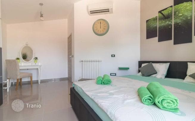 7-Bedroom House with Private Pool and Large Grounds in Pula, Croatia, photo 5