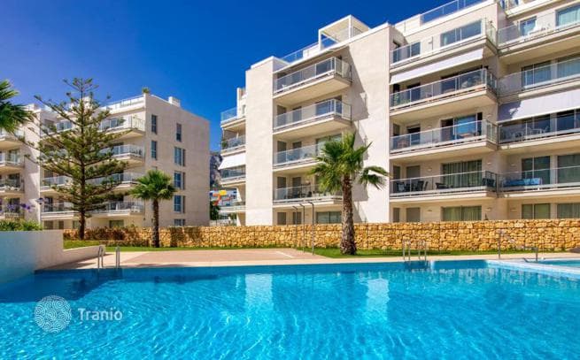 2-Bedroom Apartment with Mountain View in Denia, Alicante, photo 3