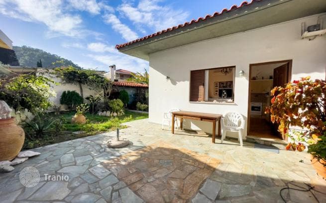 3-Bedroom Beachfront House with Garden in Xylocastro, Peloponnese, photo 5