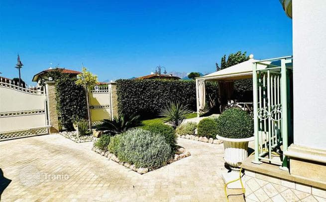 4-комнатная вилла 220 м² в Пьетрасанте, Италия, фото 3