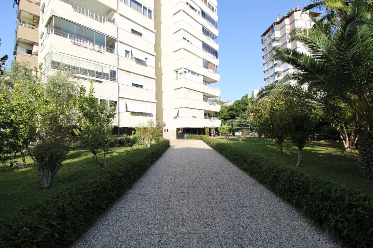 3-Bedroom Apartment in Muratpasa, Antalya