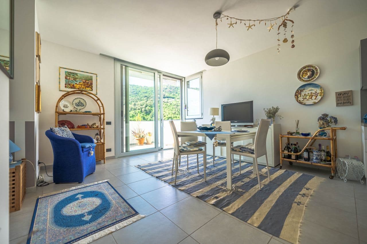 2-Bedroom Apartment in Alassio, photo 4