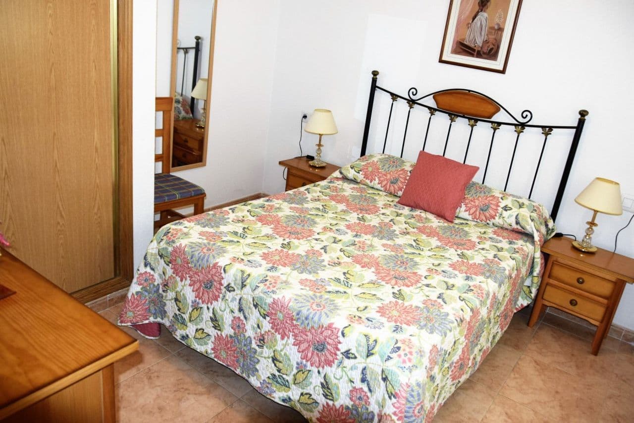 2-Bedroom Apartment in Guardamar del Segura, photo 3