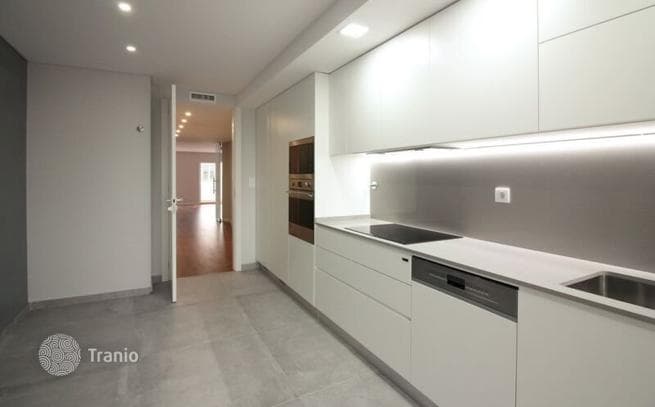 2-Bedroom Apartment with Balconies in Cascais, photo 4