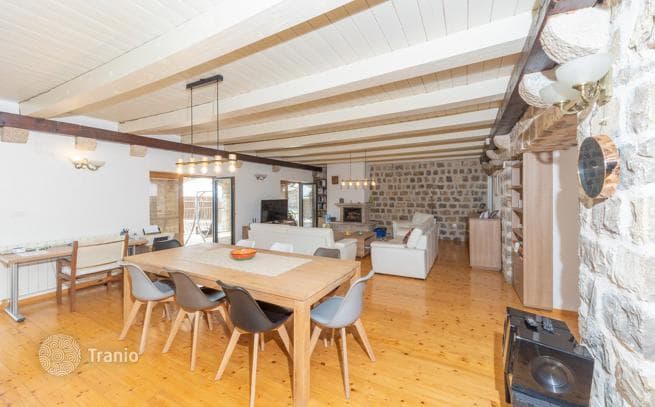 6-Bedroom Villa with Private Pool and Sea Views in Budva, photo 4