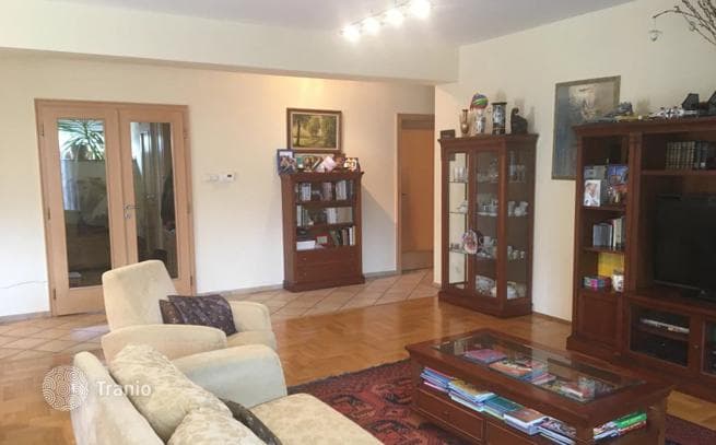 3-Bedroom Apartment with Terrace and Garden Access in District II, Budapest, photo 2