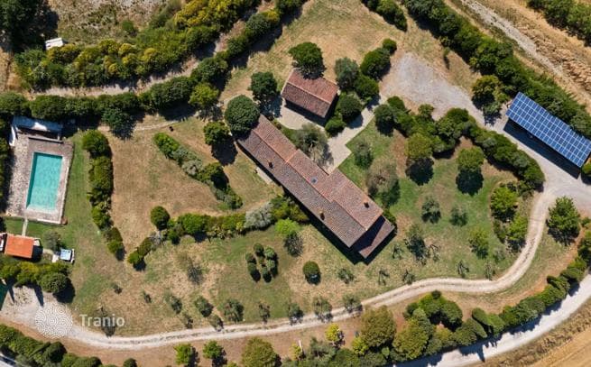 9-Bedroom Villa in Cortona, Italy, photo 3