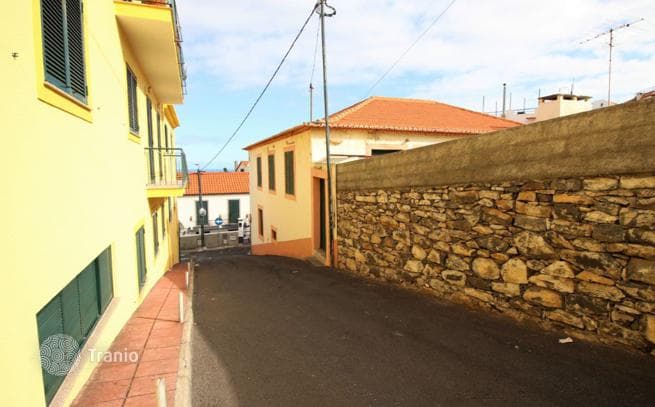 Multiple Houses for Renovation or Demolition in Central Funchal, Madeira, photo 2
