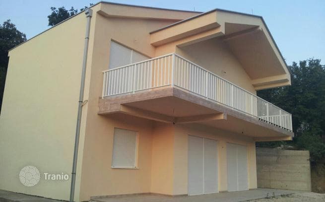 3-Bedroom House with Terrace in Herceg Novi
