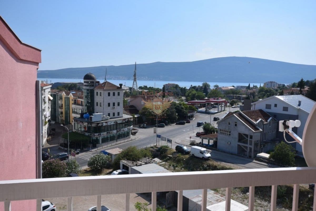 Квартира в Херцег-Нови, Черногория, 90 м²